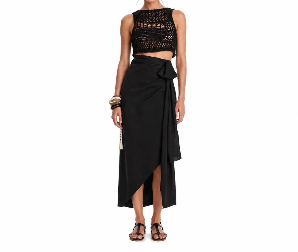 NEW KOURBELA knitted crop top in black
